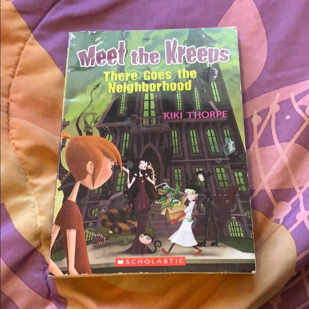 Books - Picture 6 of 11